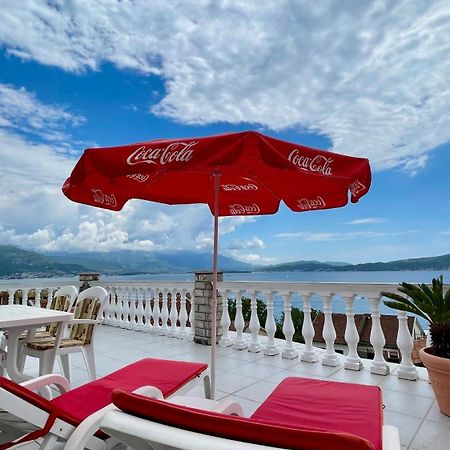Aparthotel Family House With Pool & Sea View Bijela Esterno foto