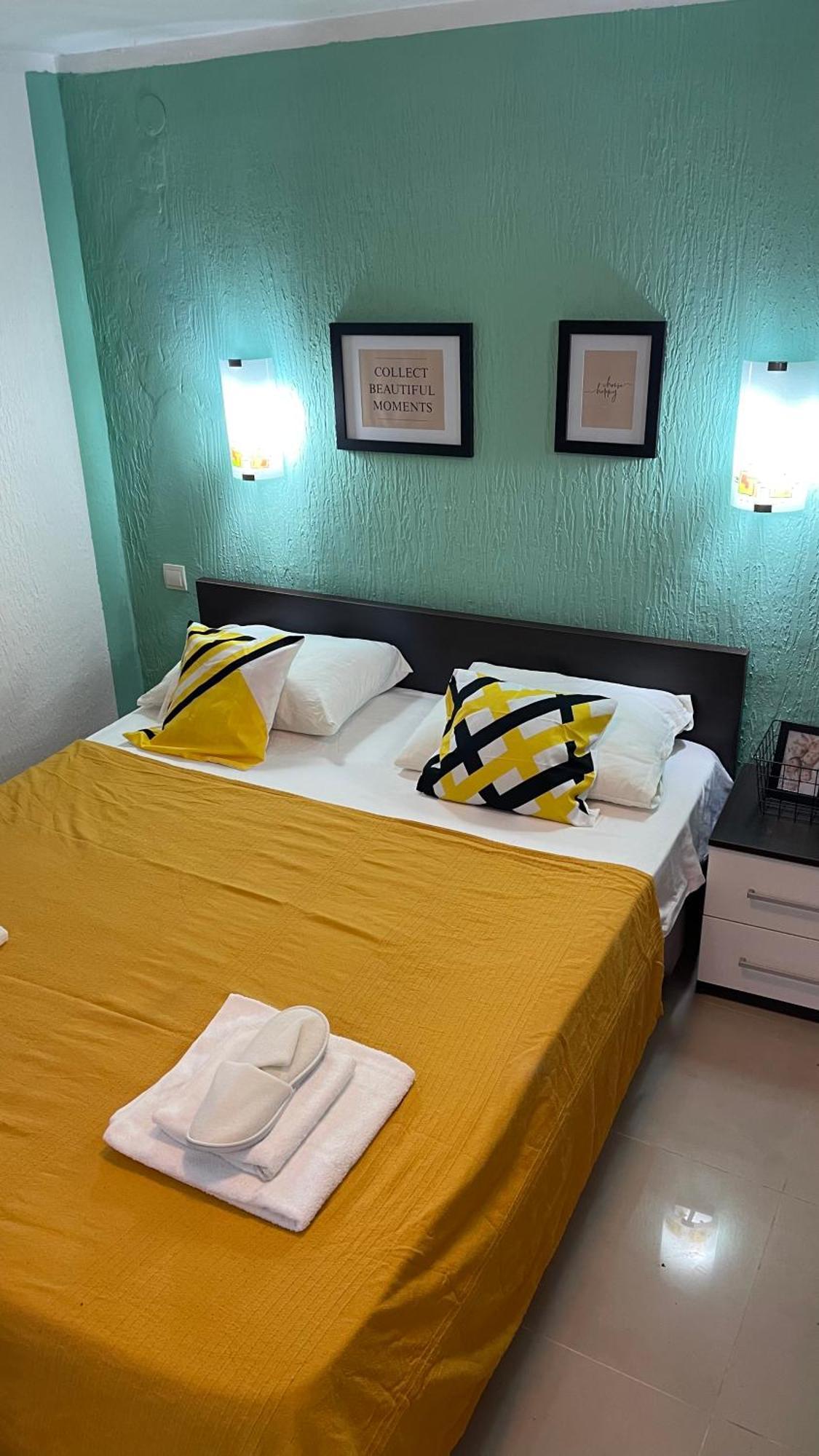 Aparthotel Family House With Pool & Sea View Bijela Esterno foto