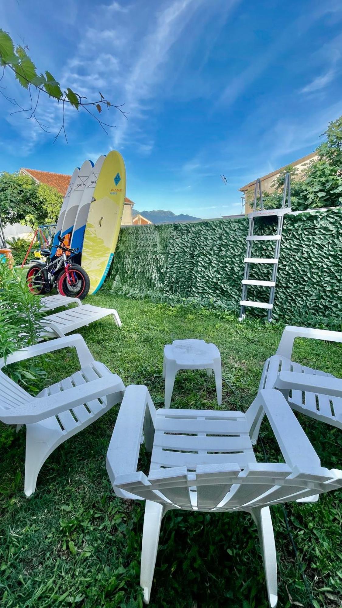 Aparthotel Family House With Pool & Sea View Bijela Esterno foto