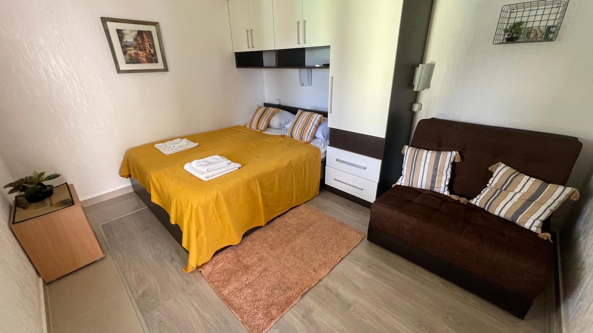 Aparthotel Family House With Pool & Sea View Bijela Esterno foto