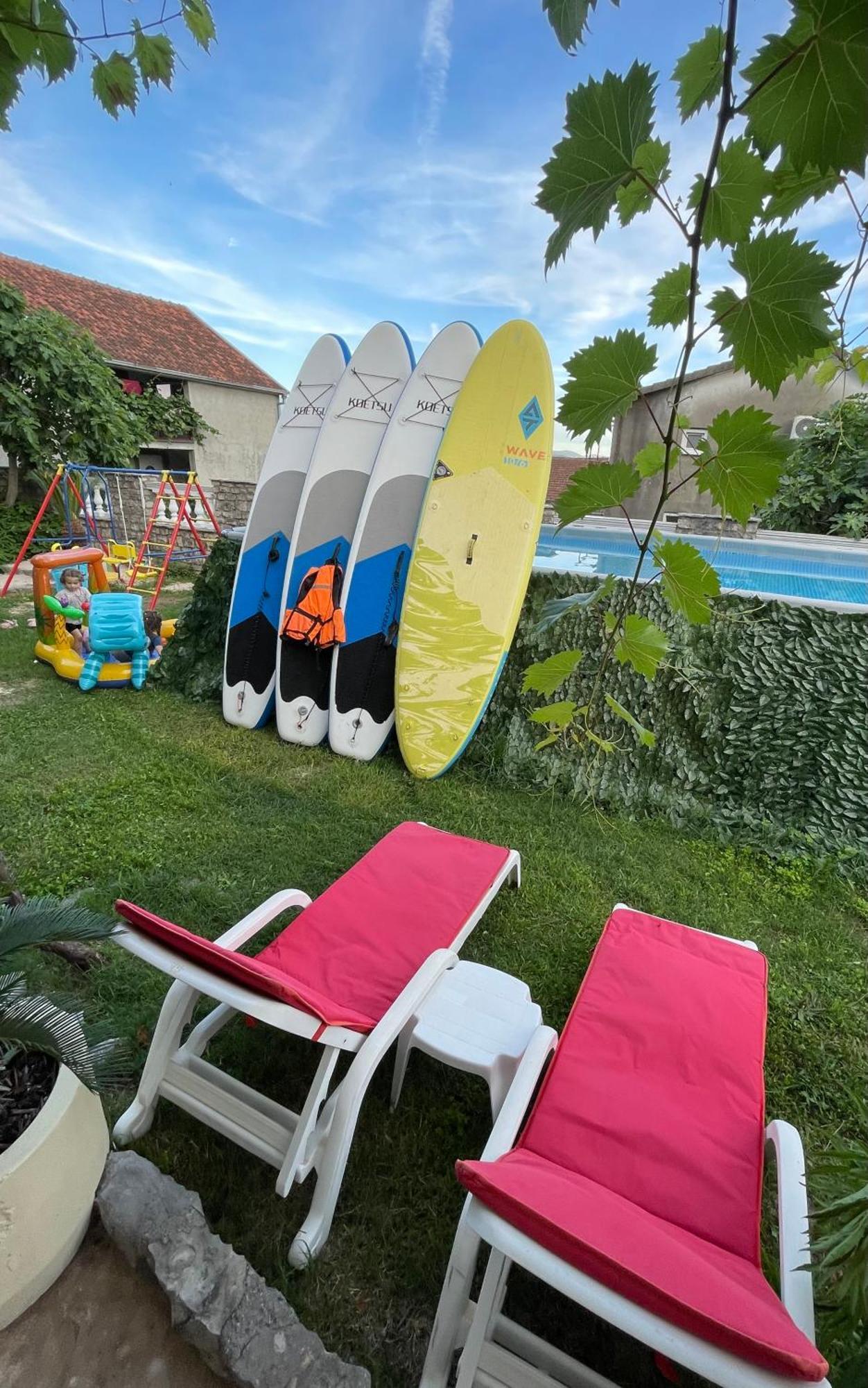 Aparthotel Family House With Pool & Sea View Bijela Esterno foto