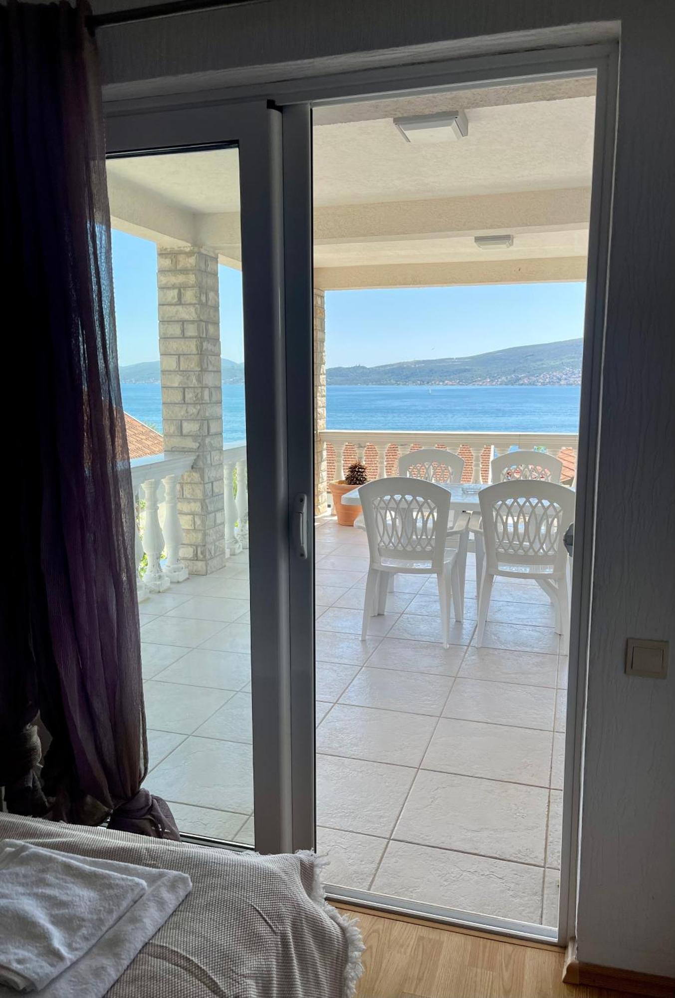 Aparthotel Family House With Pool & Sea View Bijela Esterno foto