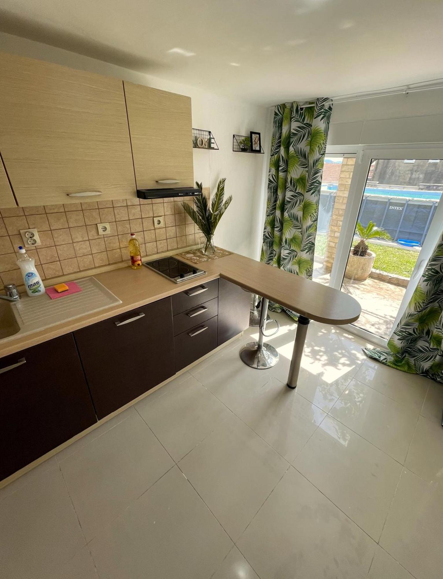 Aparthotel Family House With Pool & Sea View Bijela Esterno foto