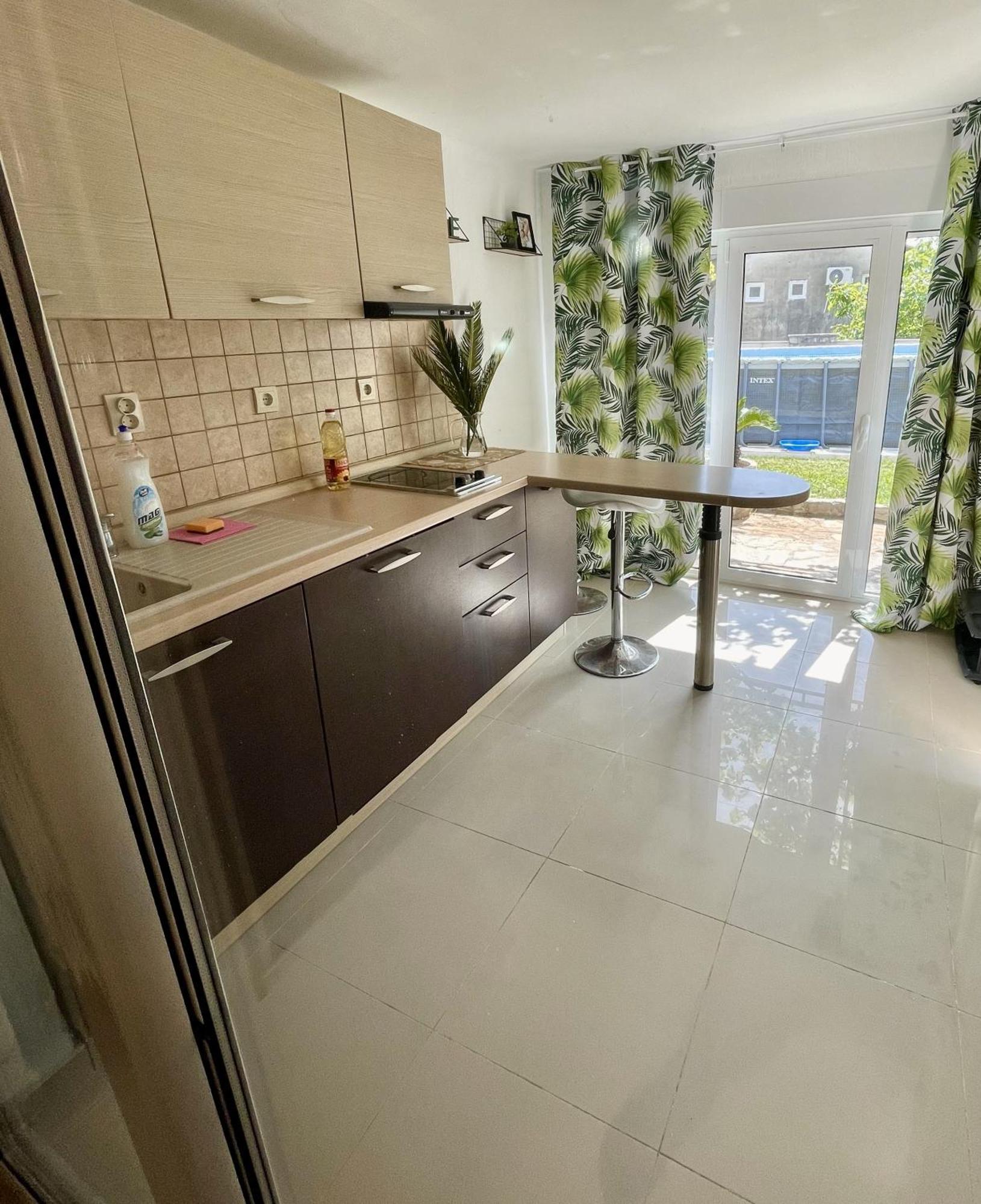 Aparthotel Family House With Pool & Sea View Bijela Esterno foto
