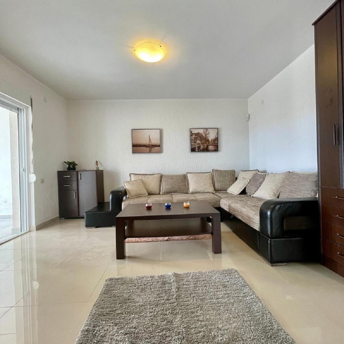 Aparthotel Family House With Pool & Sea View Bijela Esterno foto