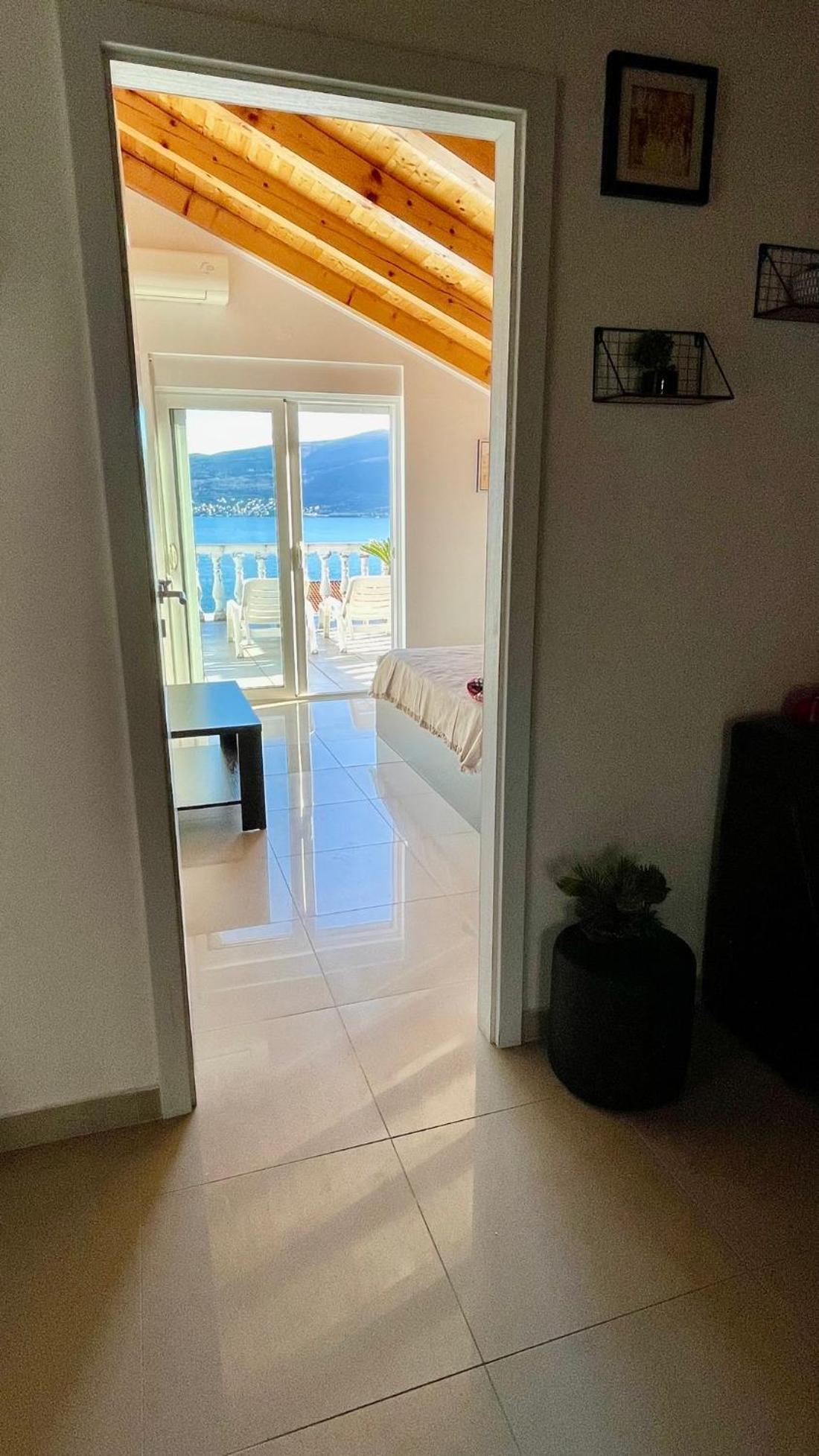 Aparthotel Family House With Pool & Sea View Bijela Esterno foto