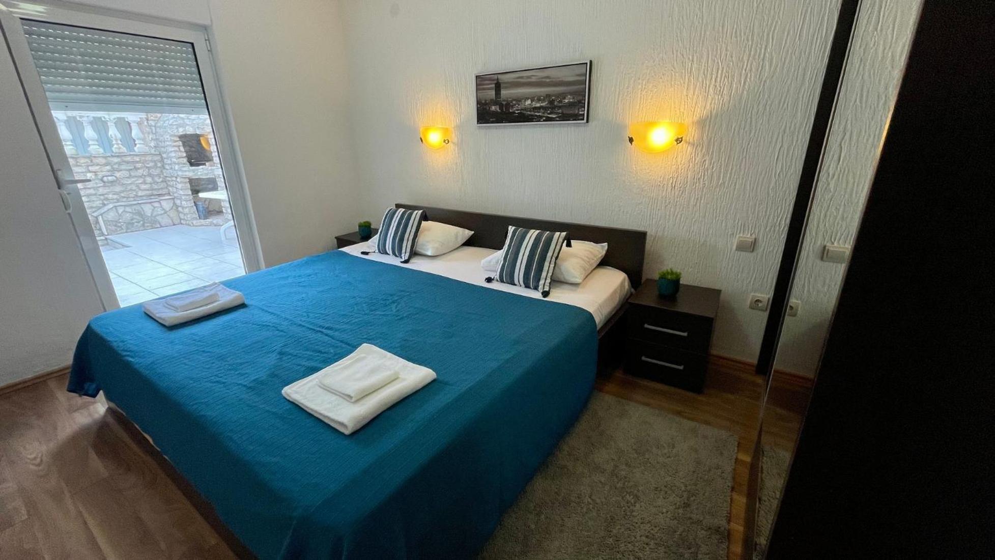 Aparthotel Family House With Pool & Sea View Bijela Esterno foto