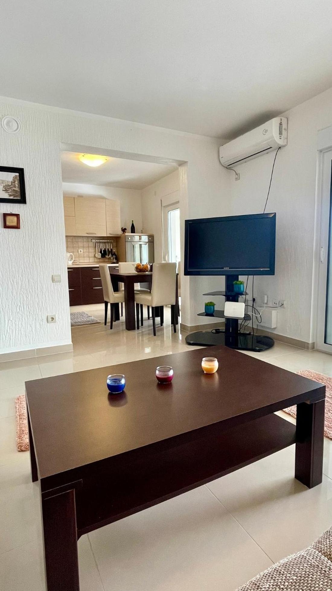 Aparthotel Family House With Pool & Sea View Bijela Esterno foto