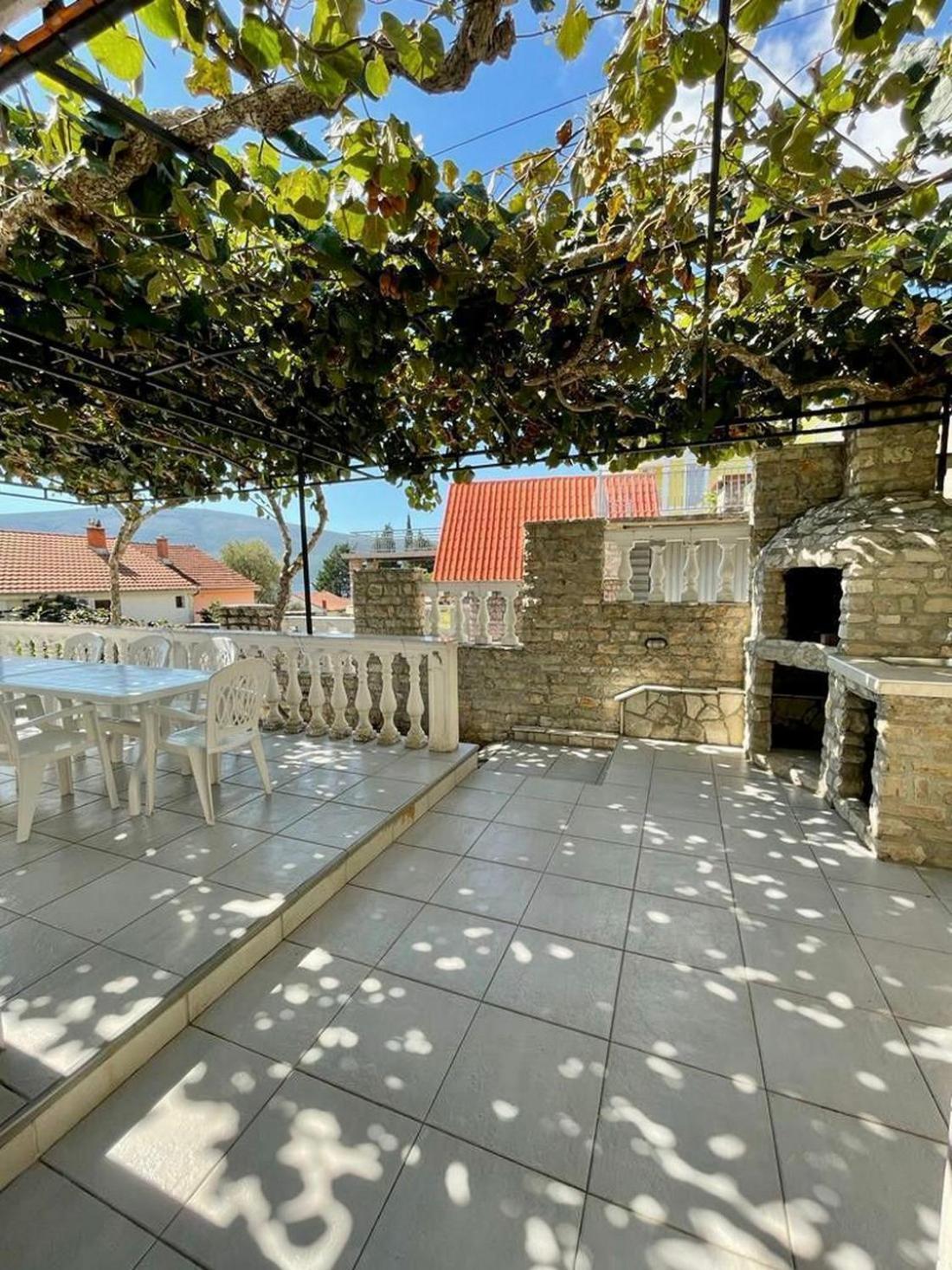 Aparthotel Family House With Pool & Sea View Bijela Esterno foto